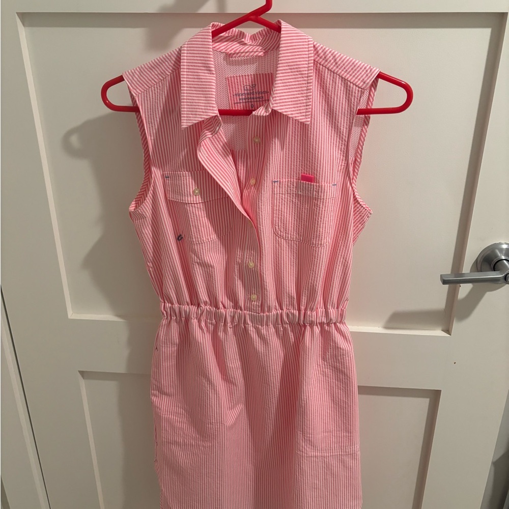 Very cute pink and white summer dress from vineyard vines - never worn!